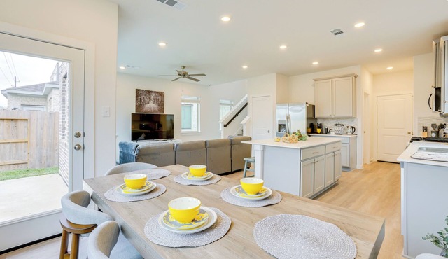9 Mi to Oil Ranch: Family-Friendly Home w/Yard