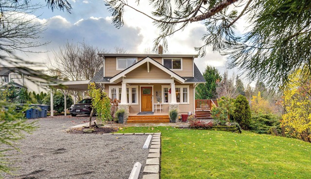 9 Mi to Tacoma: Home w/Deck in Milton!