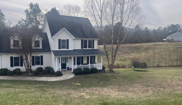 9 Miles from Liberty, Jet Ski Rental, 7 min from Paddle Boarding on the James