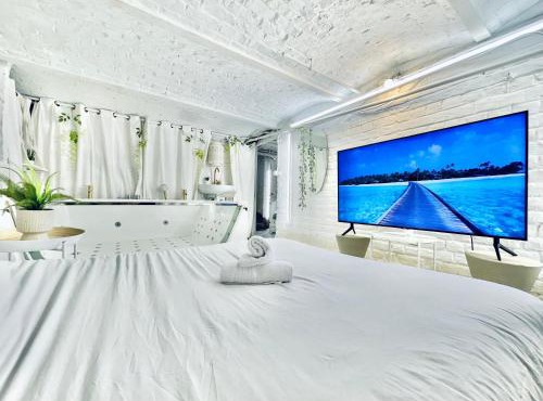 9 Mykonos , Spa Balnéothérapie - espace aménagé privatif avec Lit Double