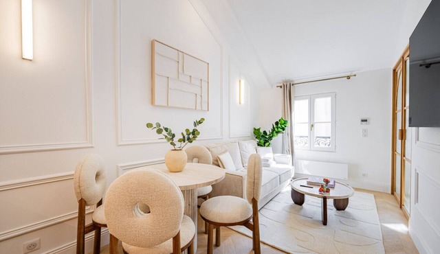 9.New suite 4 personnes- Saint Germain Notre-Dame