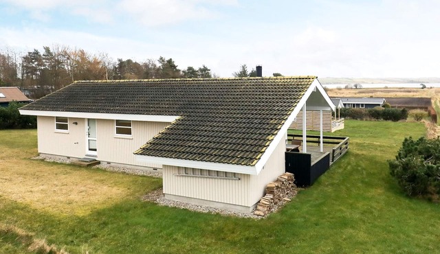 9 person holiday home in Millinge-By Traum