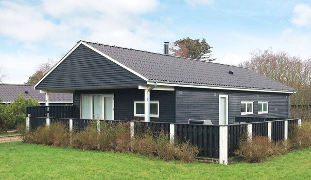 9 person holiday home in Humble-By Traum