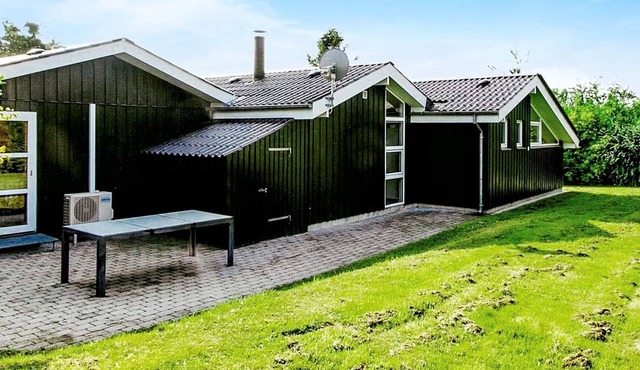 9 person holiday home in Farsø