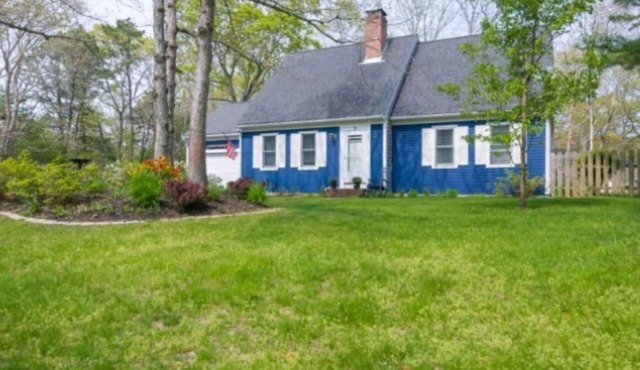 9 Ridgetop Road - Relaxing 3BR Retreat Near Snake Pond & Cape Cod Beaches