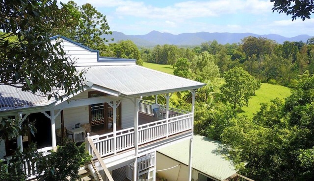 9 Room Guesthouse in the Middle of Bellingen With Amazing Views Yoga Room Sauna