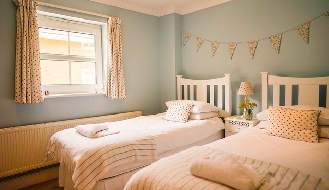 9 Solent Landing - a family friendly house that sleeps 6 guests in 3 bedrooms