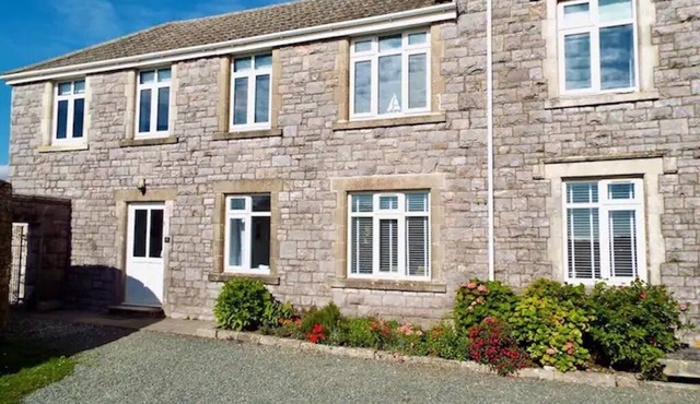9 The Downs, modern apartment in stunning location in Thurlestone, South Devon
