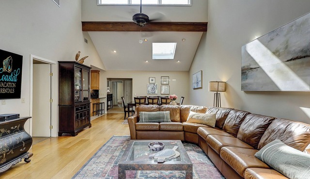 9 Turtle Lane Club - Waterfront Complex!