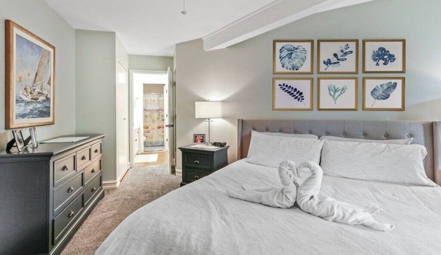 90+ 5 stars Best Reviewed Condo in Lake Geneva