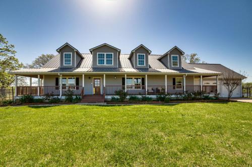 90-Acre Sanctuary w/Lake in Rural North Texas!