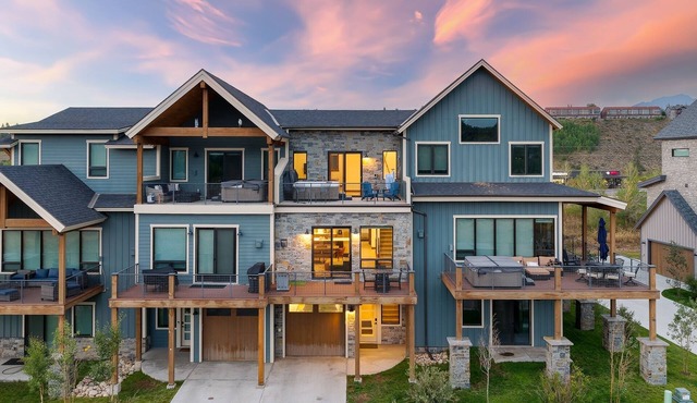 90 Hay Meadow 4 Bedroom Townhouse by RedAwning