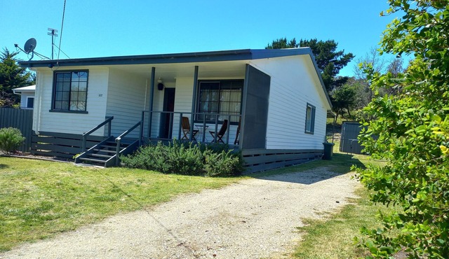 90 Mile Beach House- Walk to the beach