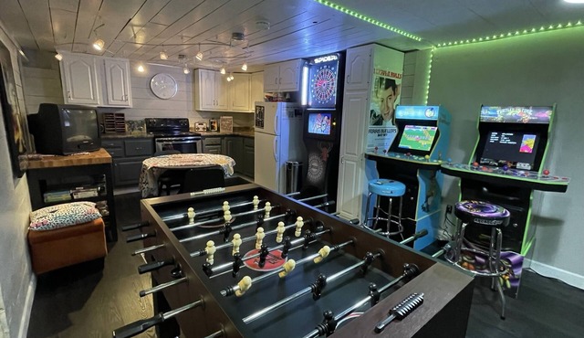 90's Arcade Oasis⚡️Theater⚡Wifi⚡ Gym ⚡ Sleeps 10!
