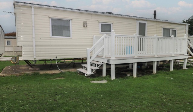 90 SOLENT BREEZES, pet friendly, character holiday cottage in Warsash