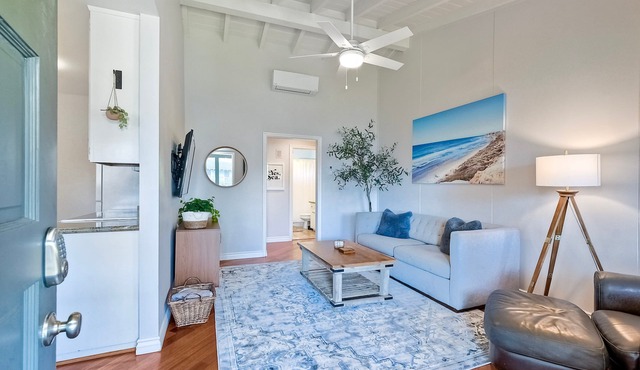 90 Walk Score l Steps to Beach & Dining | Parking