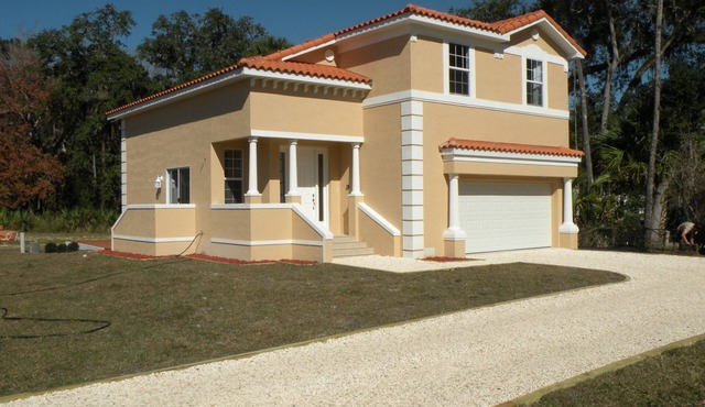 90 yrds to water! BBQ, Com. Pool, Pet friendly, Families welcome!