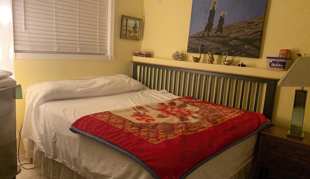 900 Sqft walkout suite