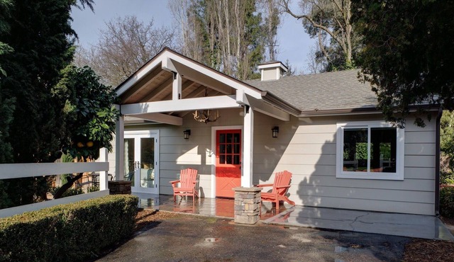 900 Square Foot Guest Cottage Built In 2013. Great For A Family of five max.