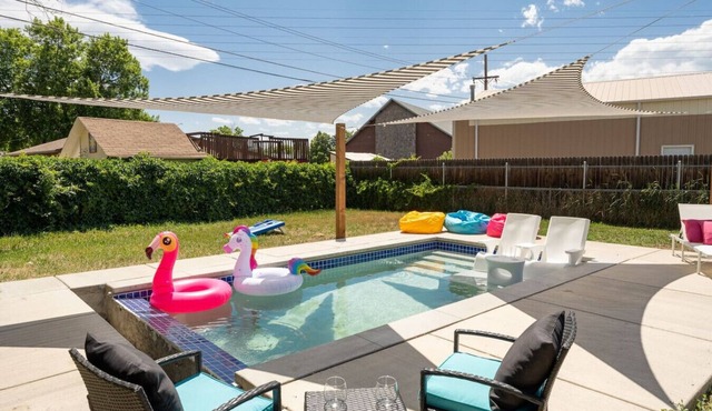 90s Dream Escape | Hot Tub & Gorgeous New Pool!