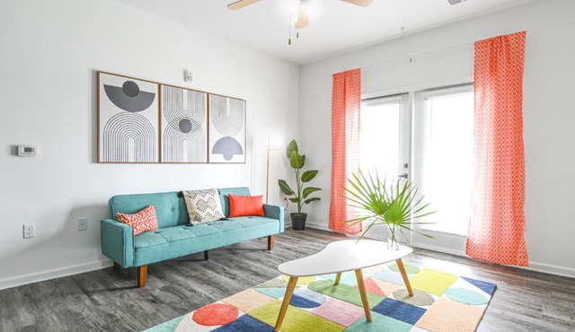 9104- 1 Bed Sleeps 4 -Pool-Gym-Pet-EV