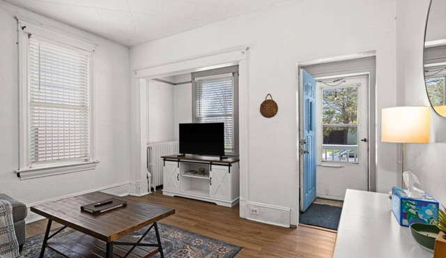 917 · Cumming Avenue Rentals #917
