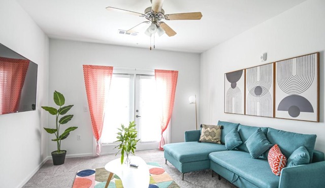 9204- 1 Bed Sleeps 4 -Gym-Pet-EV2-Pool