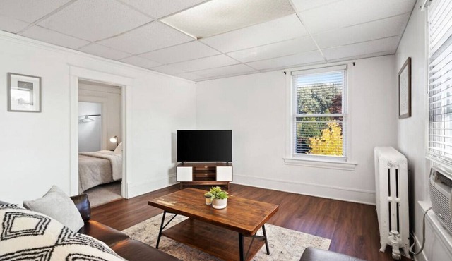 921 · Cumming Avenue Rentals #921