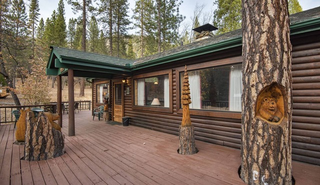 (93R) Deer Lodge at The Redwoods In Yosemite