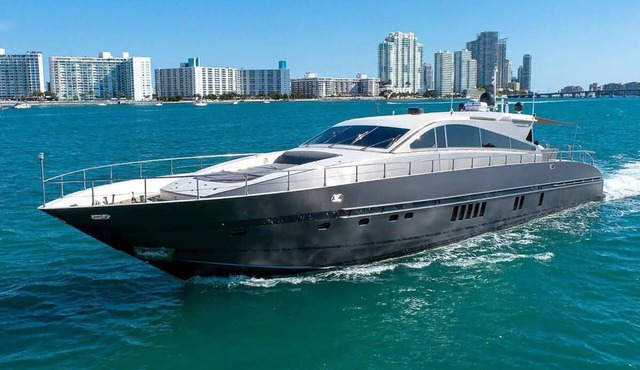 95’ Leopard Luxury Yacht: The Ultimate Escape
