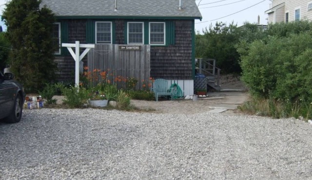 95 Salt Marsh- 3 BR Cottage @ private beach, pet-friendly w/AC, steps to shore!