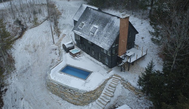 95° Winter Pool, Hot Tub, Sauna, VIP Parking, Shuttle, EV Charging & more!