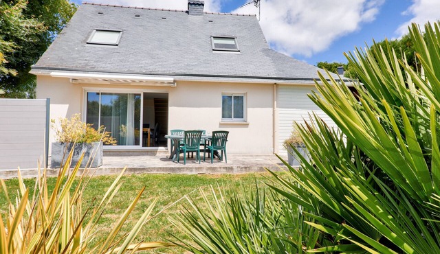 950m from the beach, new house for 4 with garden