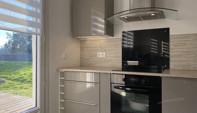 955 - Country house with south-facing terrace a few kilometers from the Côte de.