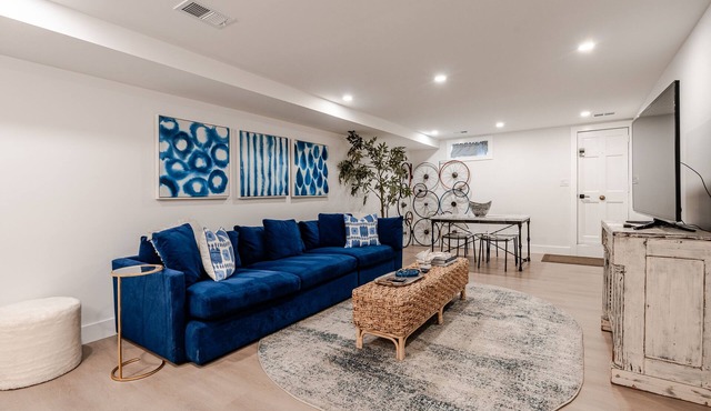 ☆990ft² ☆Heart of Georgetown☆99 Walk Score☆<1 min→Shops☆Smart TV☆