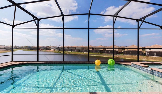 9Br/6Ba luxurious Pool House with lake view from 280/nt, Close To Disney