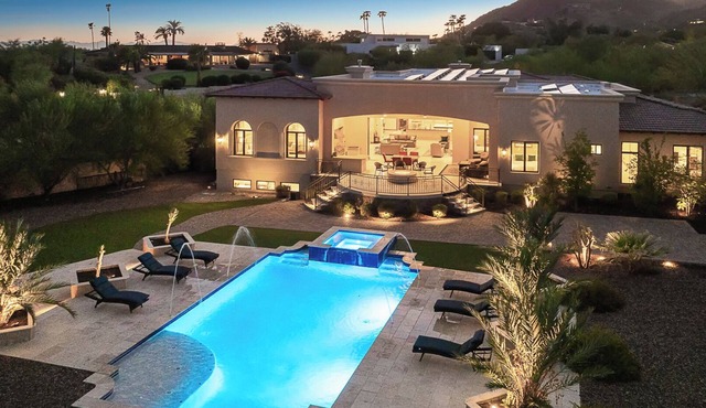 9BR Estate - Mountain Views, Heated Pool, Spa & Private Theater