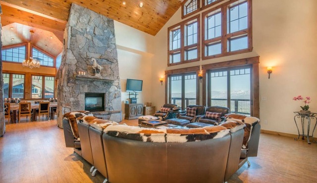 9BRM/11BTH Tahoe Villa, panoramic view, hot tub, sauna, steam-room, bar, pool table
