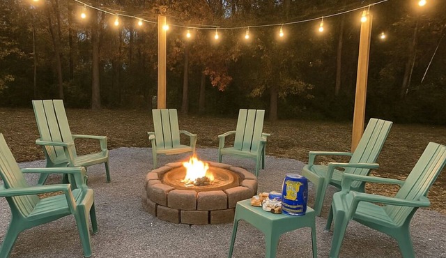 9mi to UAB & Birmingham, firepit, bottle of wine, 5 mi to Bill Noble Park, Pets