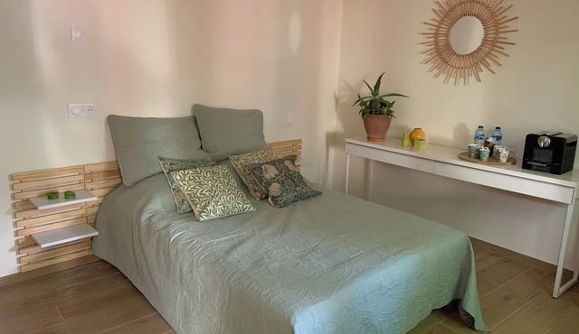 A 10 km de la Mer, de Montpellier et de L'aéroport Chambre Chez Sophie