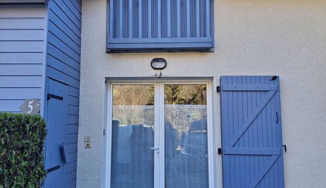 A 10-minute walk from the town center and cable car. T3 duplex apartment