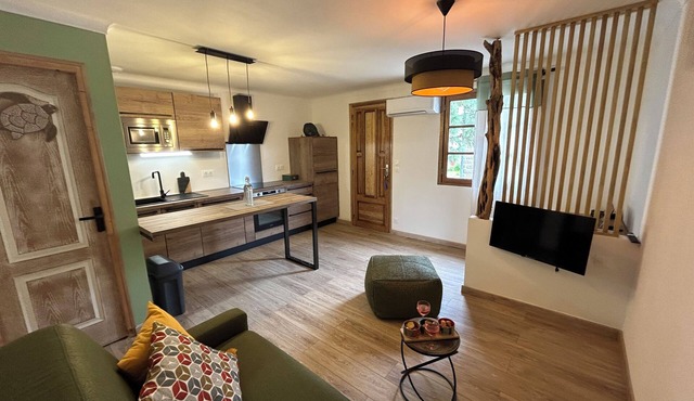 A 10 mn des Plages, Appartement Refait à Neuf au Cœur D'un Village Authentique