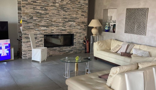 A 15 mn de l Aèroport, Villa sur les Hauteurs de St Laurent du var