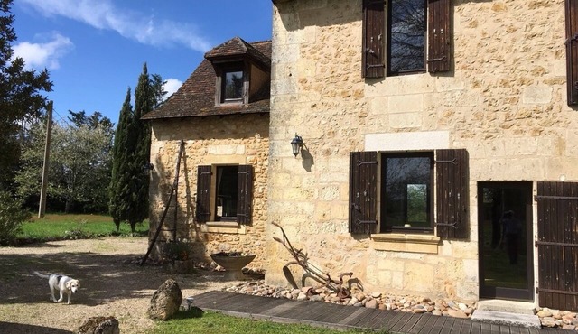 A 2 bed gite cottage with pool on banks of Dordogne, Bergerac