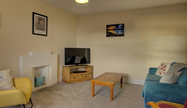 A 2-bedroom cottage overlooking the Helmsdale harbour.