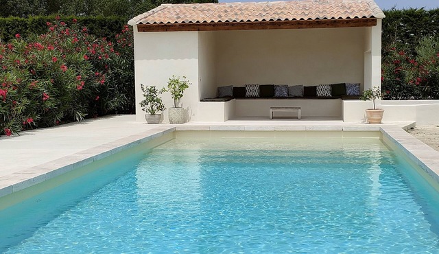 A 2 min de Saint-remy de Provence ! Loft à la Campagne Avec Piscine Privée