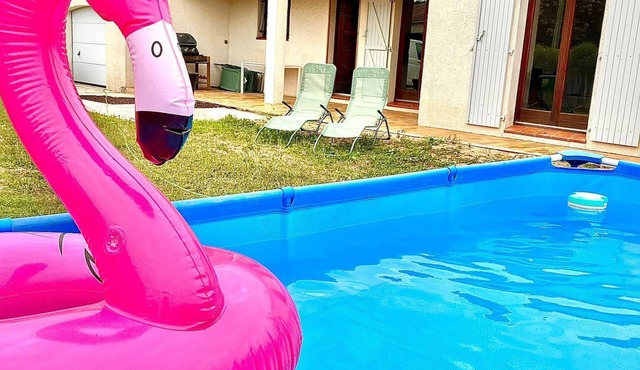 A 2 pas de Nimes, Maison Privée Avec Jardin et Piscine