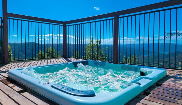 A 20 Acre private getaway with unforgettable views!