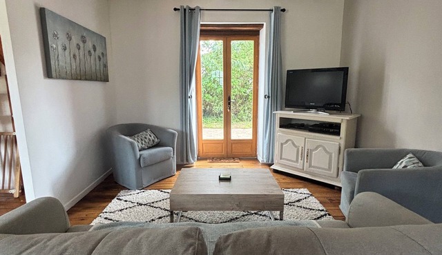 A 3 bedroom cottage that sleeps 6 guests with a heated covered pool