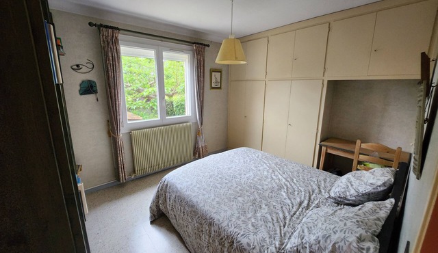 A 3 mn à Pied de L'étang de Berre, Grande Maison 4 ch. Jardin Clôturé de 1000m²